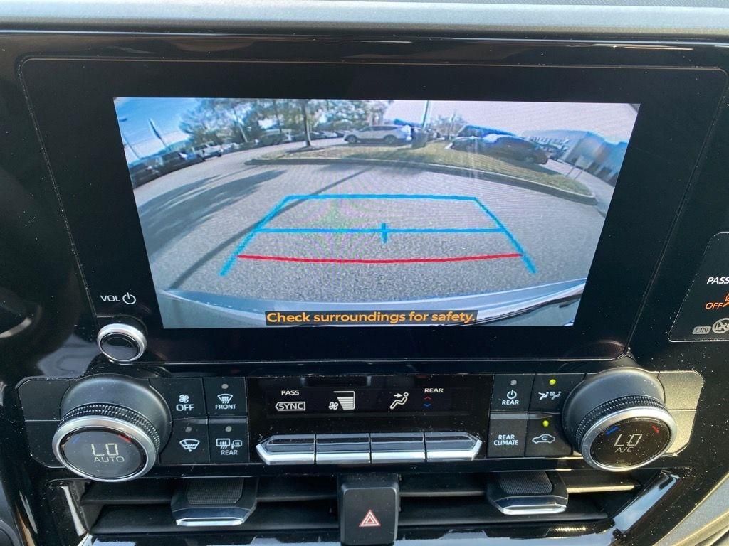 2024 Toyota Highlander XLE photo 10