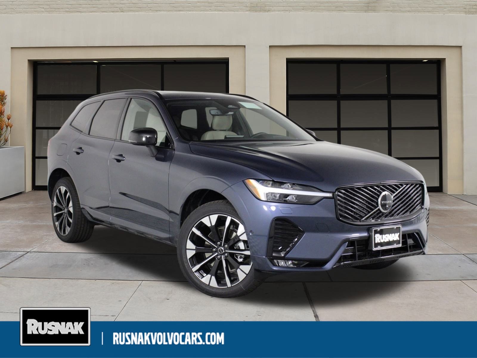 2026 Volvo XC60 Plus's photo