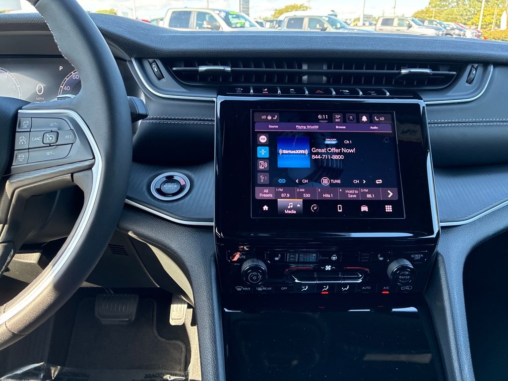 2025 Jeep Grand Cherokee Altitude X photo 17