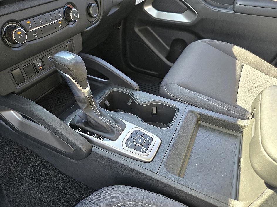 2026 Nissan Frontier Crew Cab SV photo 15
