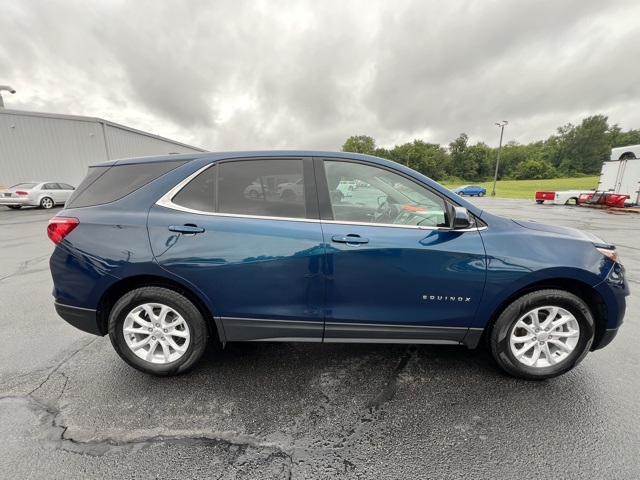 2020 Chevrolet Equinox LT photo 2