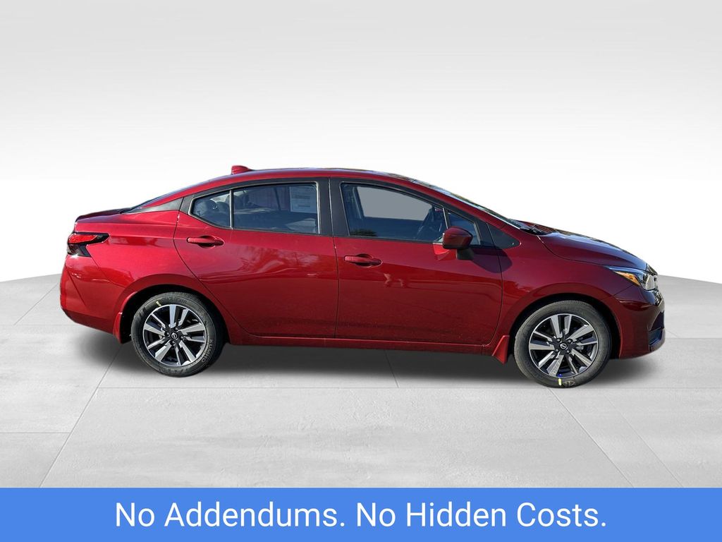 2025 Nissan Versa 1.6 SV photo 4