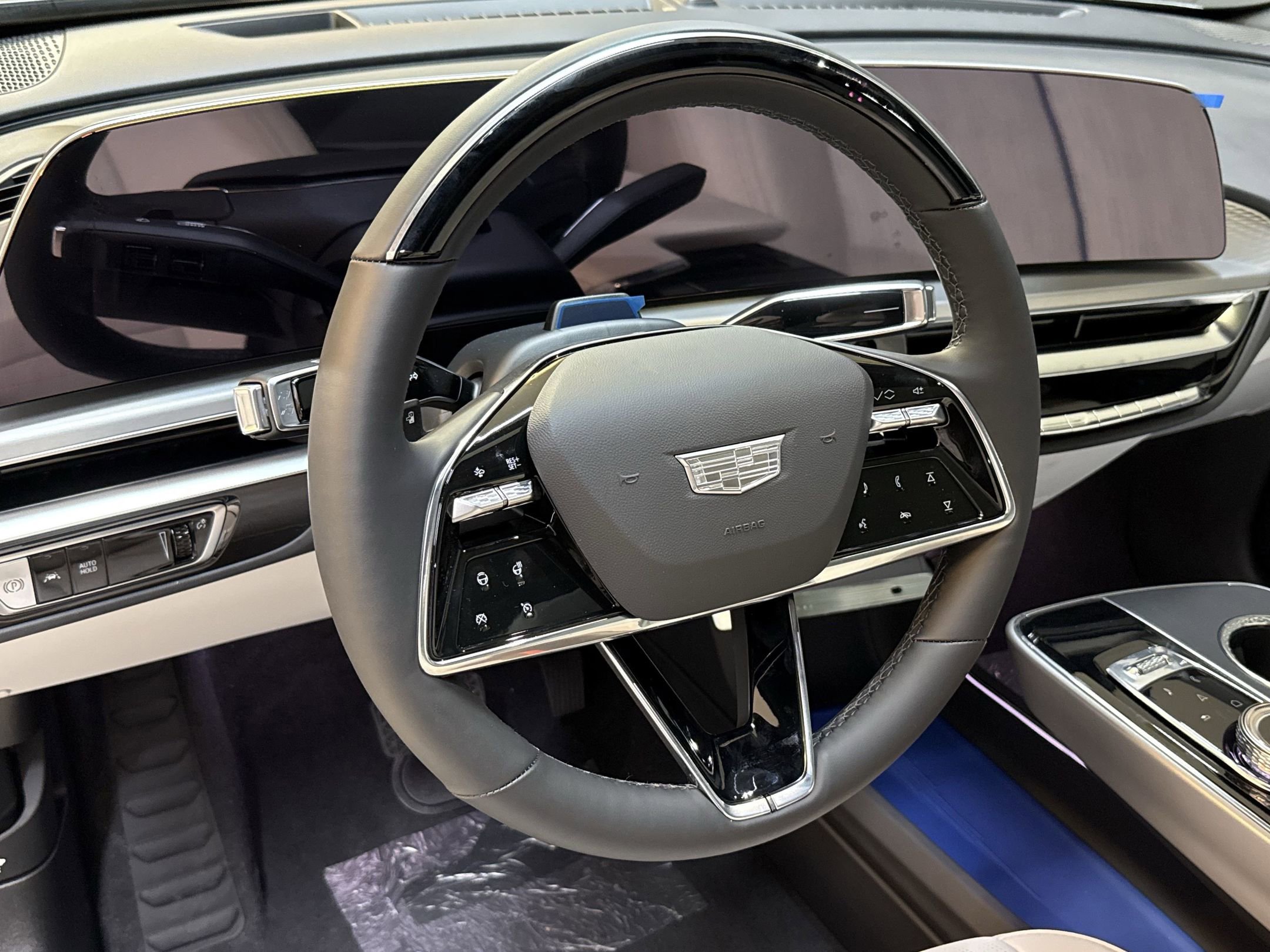 2025 Cadillac Lyriq Sport photo 14