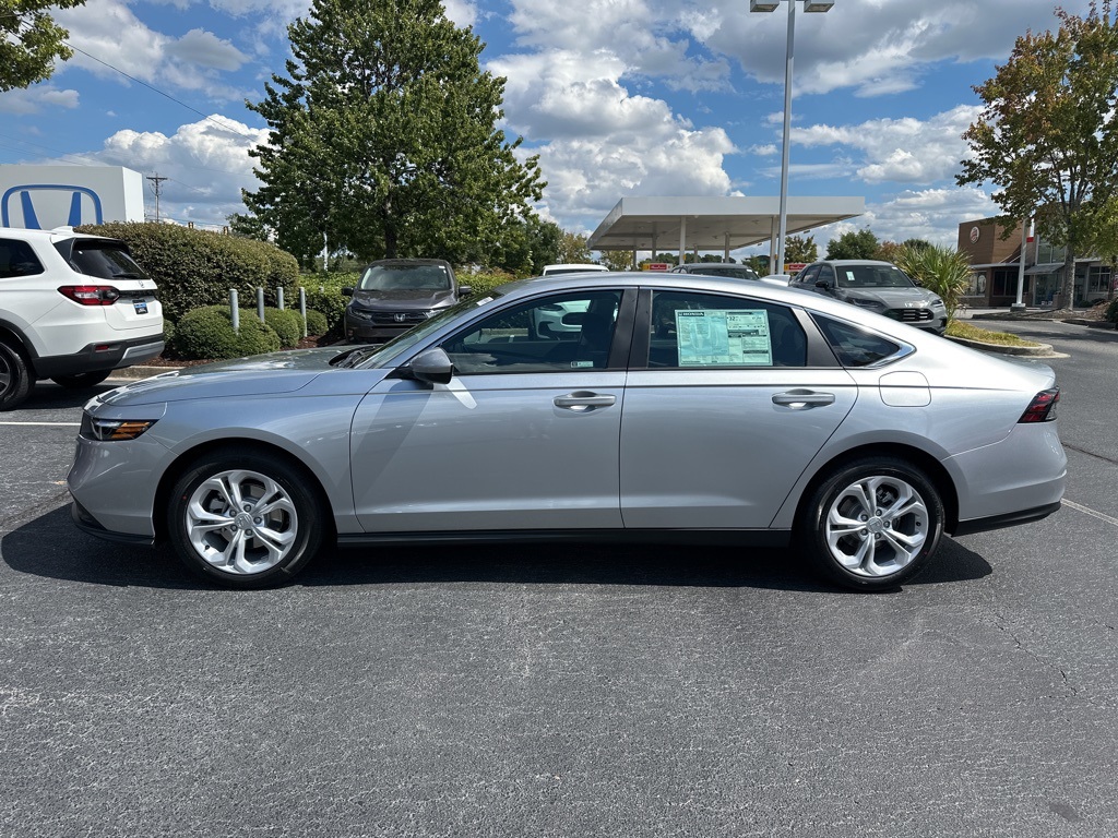 2025 Honda Accord LX photo 6