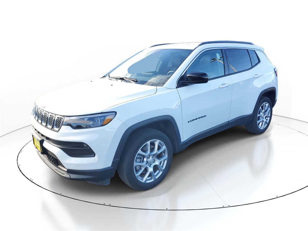 2024 Jeep Compass Latitude Lux Altitude photo 2
