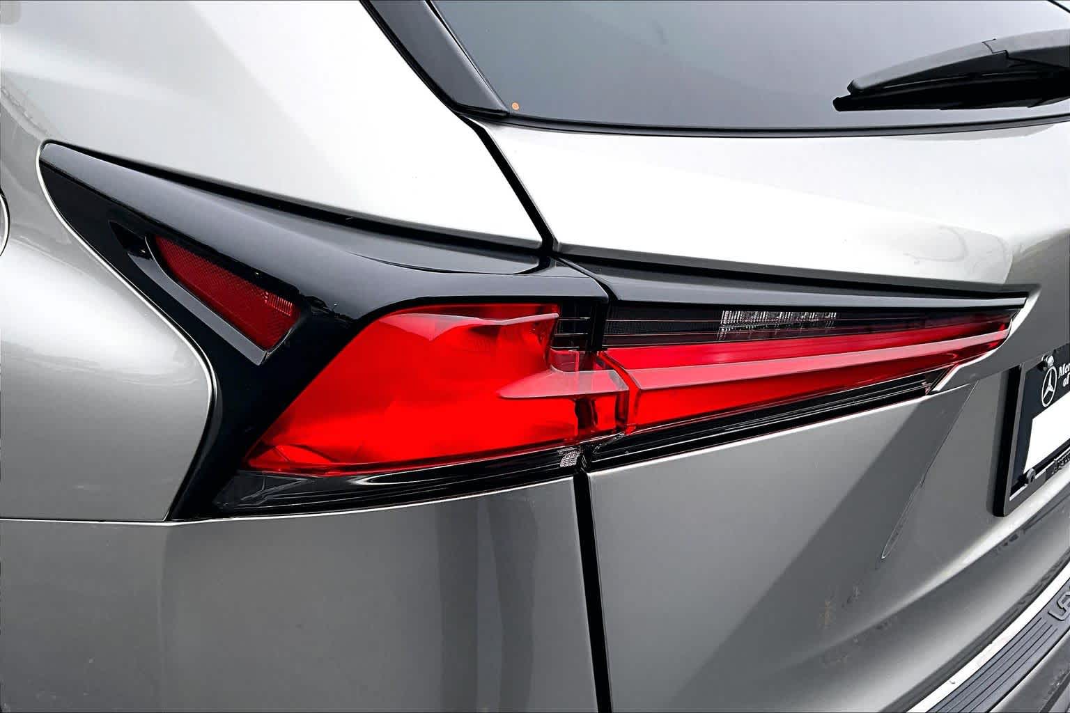 2020 Lexus NX Hybrid 300h - Photo 29
