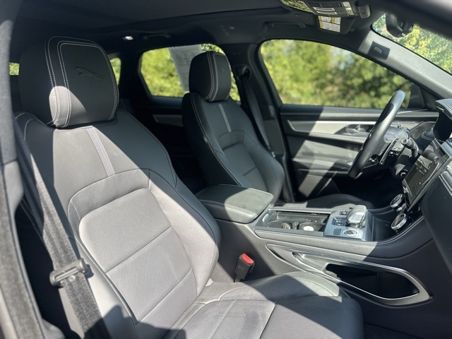 2025 Jaguar F-PACE P250 photo 19