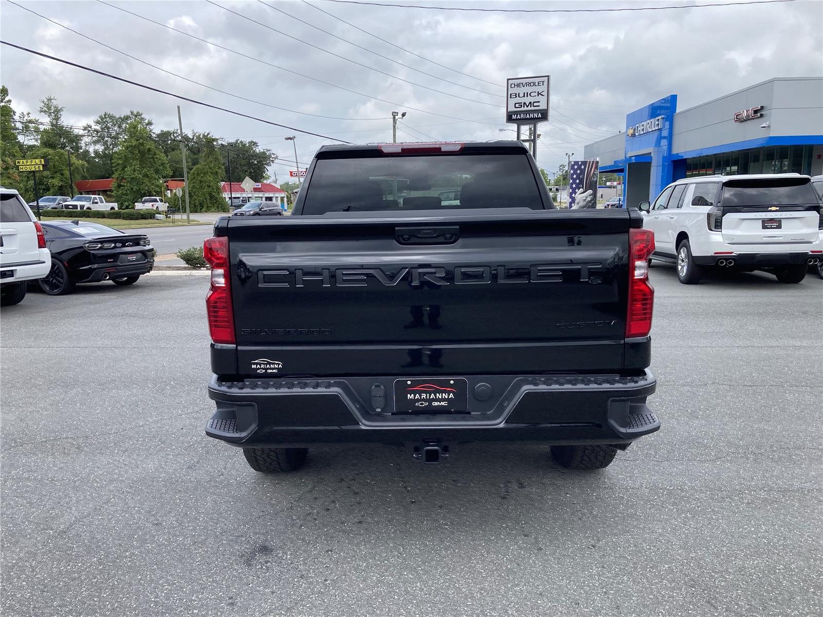 2025 Chevrolet Silverado 1500 Custom photo 6