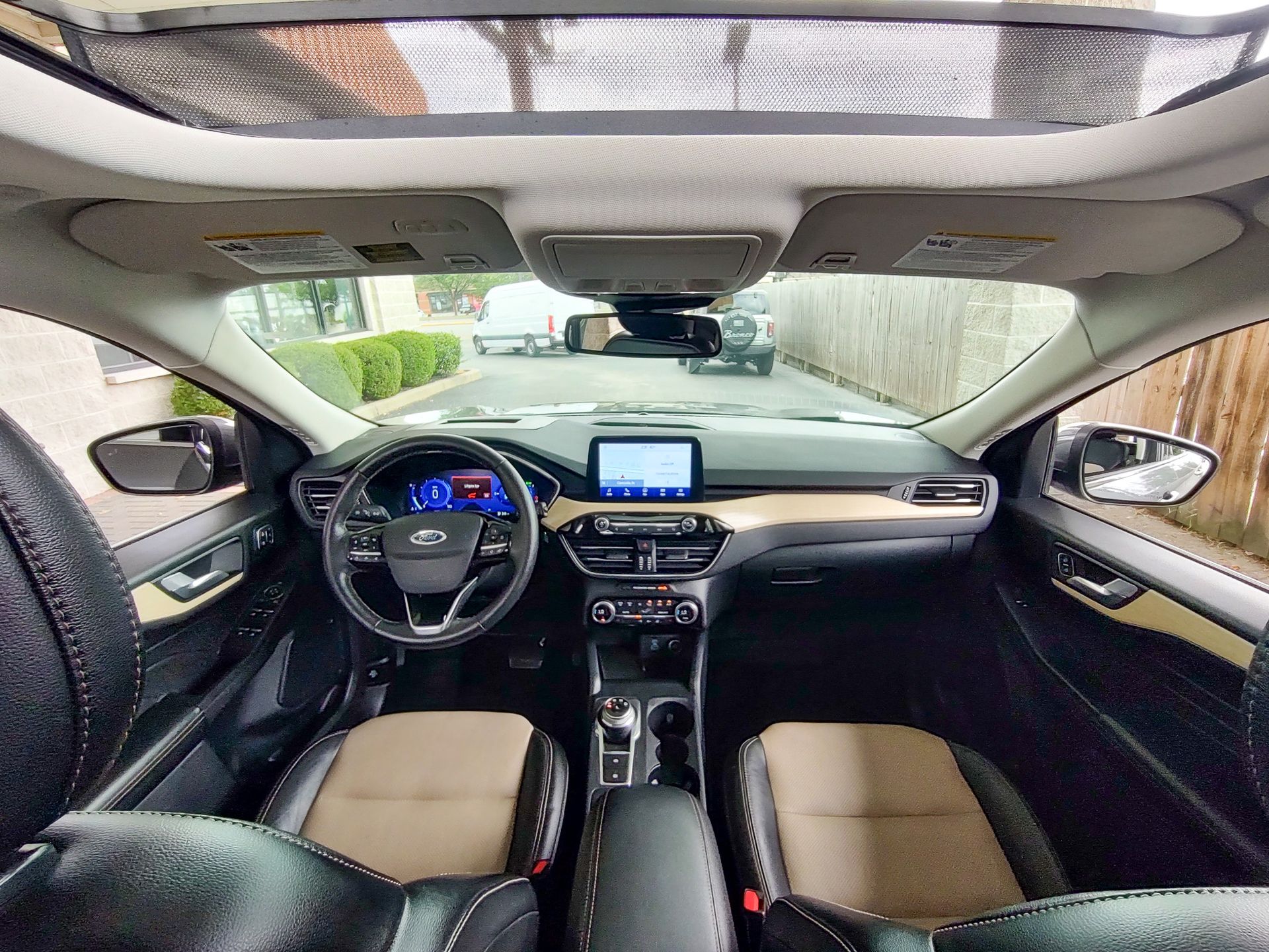 2021 Ford Escape Titanium Hybrid photo 17