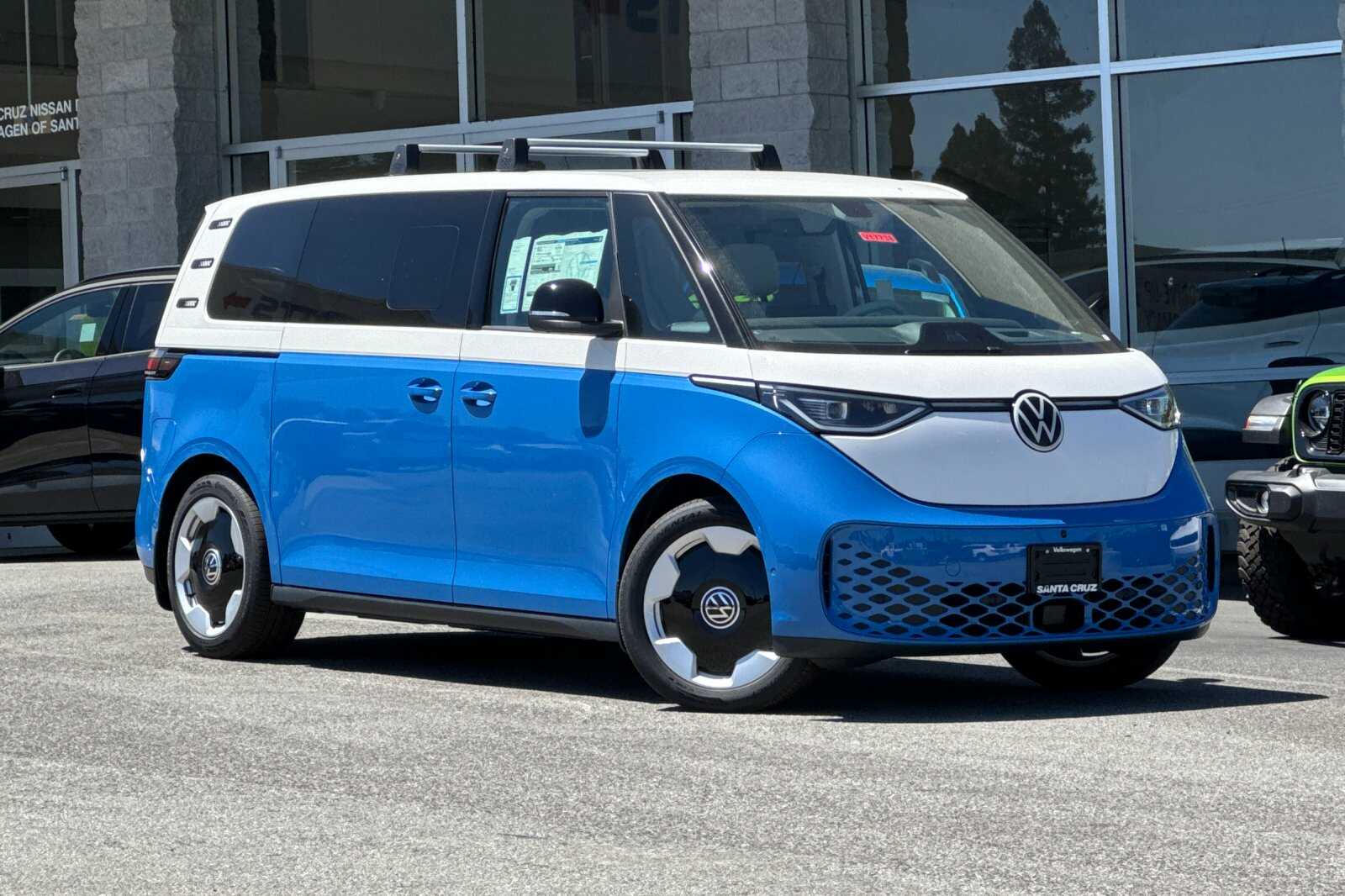 2025 Volkswagen ID. Buzz Pro Plus photo 2