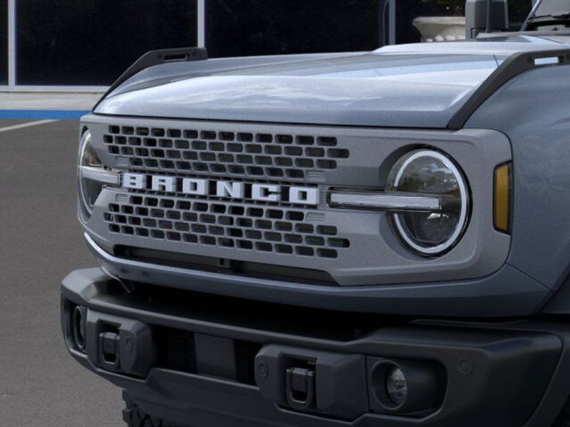 2025 Ford Bronco Badlands photo 17