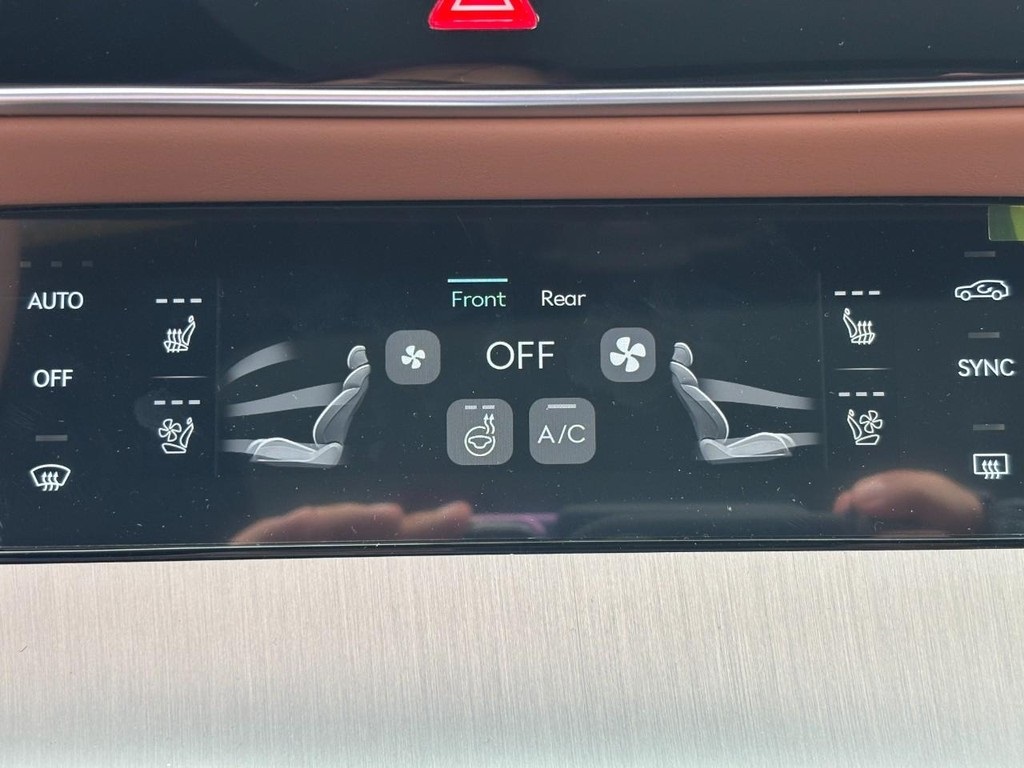 2026 Genesis GV70 2.5T Advanced photo 17