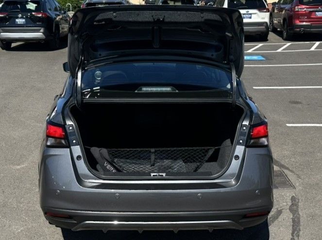 2025 Nissan Versa 1.6 S photo 9