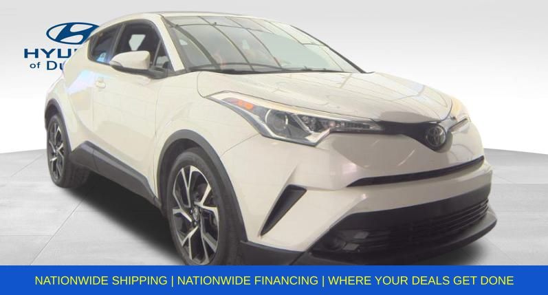 2019 Toyota C-HR XLE's photo