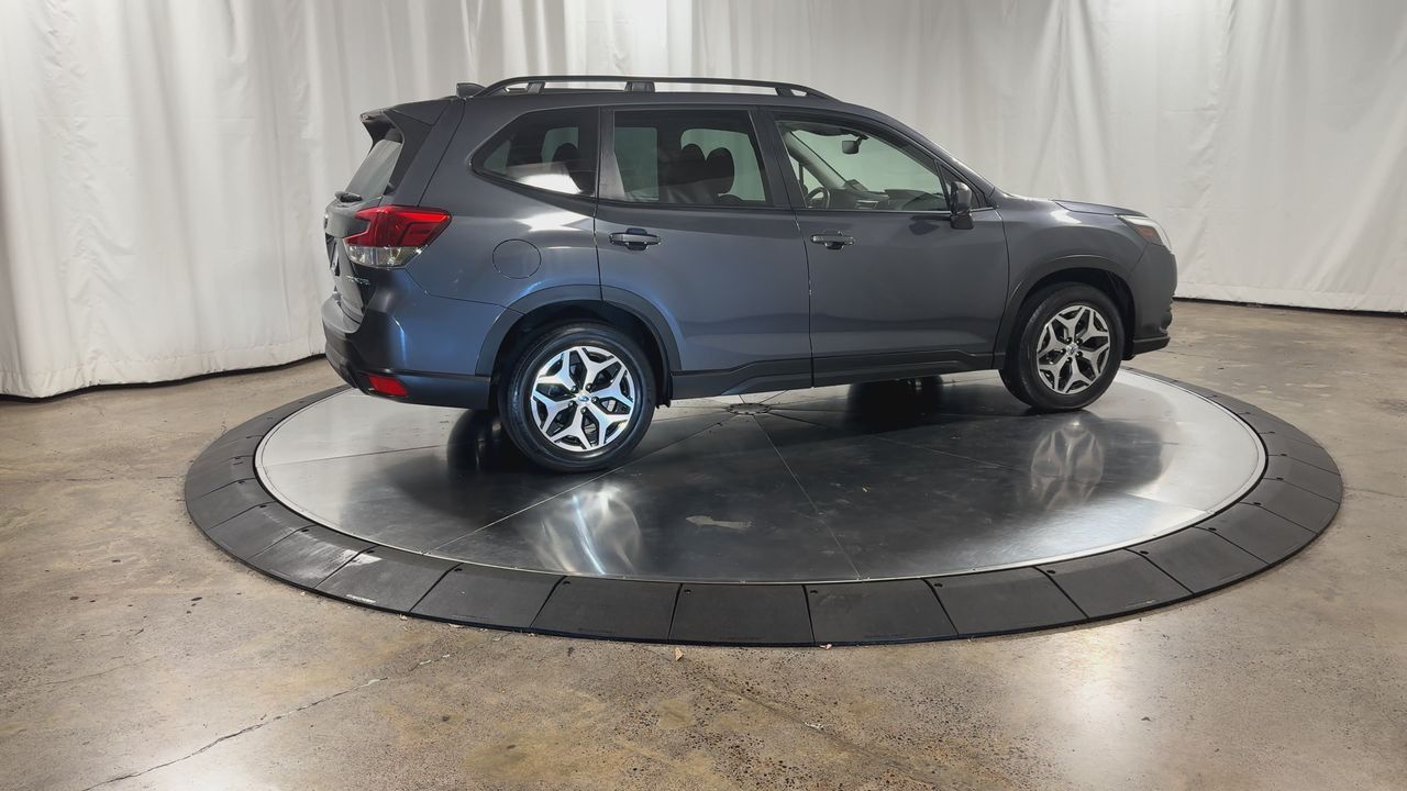 2023 Subaru Forester Premium photo 2