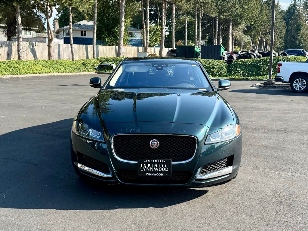 2017 Jaguar XF 35t Prestige photo 4