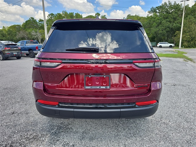 2025 Jeep Grand Cherokee Limited photo 2