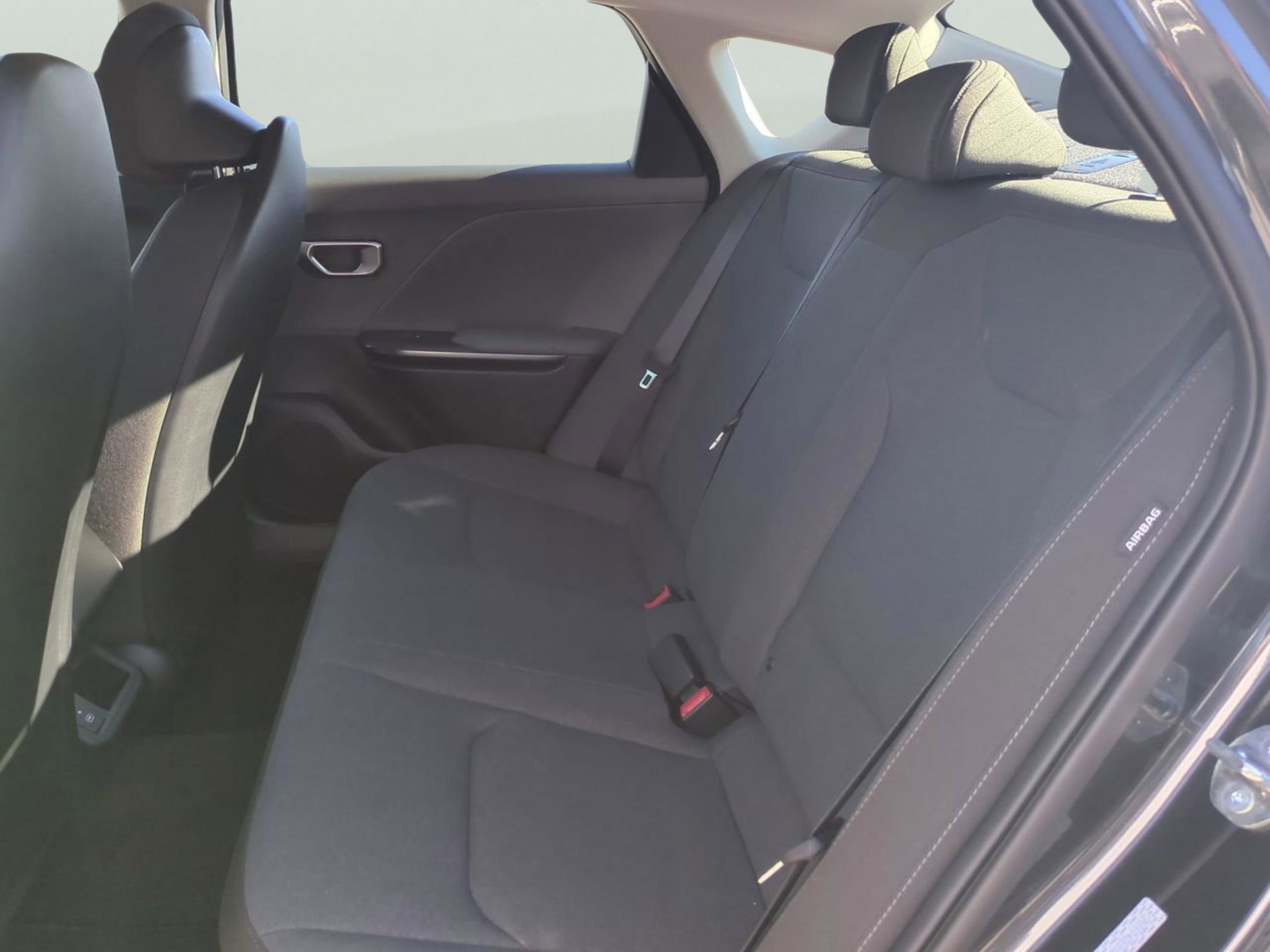 2025 Kia K4 LXS photo 14