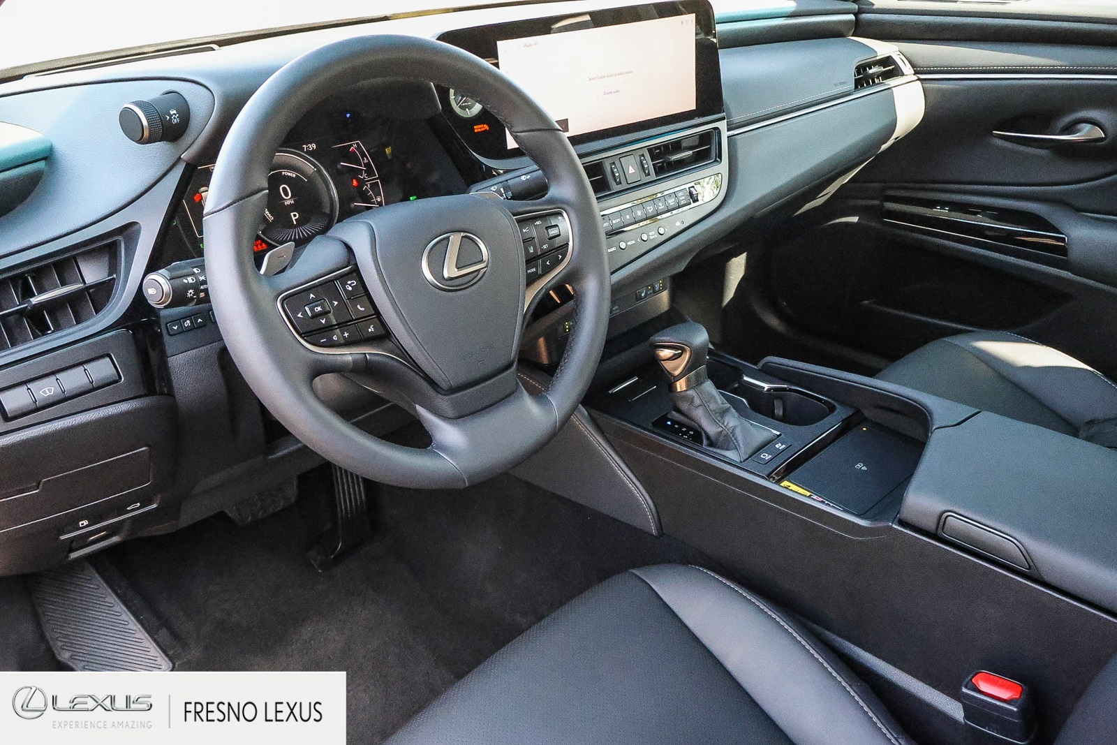 2025 Lexus ES 300h photo 18
