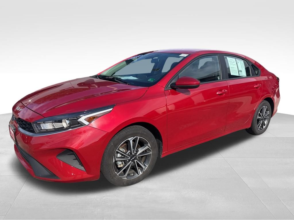 2023 Kia Forte LXS photo 2