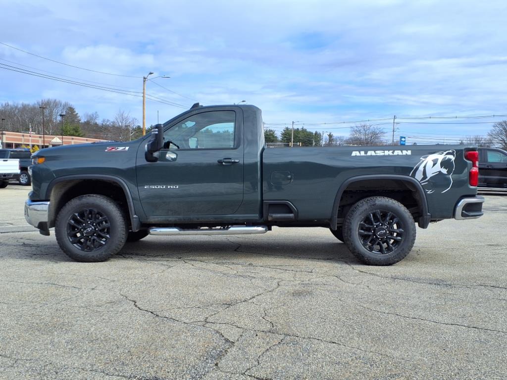 2025 Chevrolet Silverado 2500HD LT photo 8
