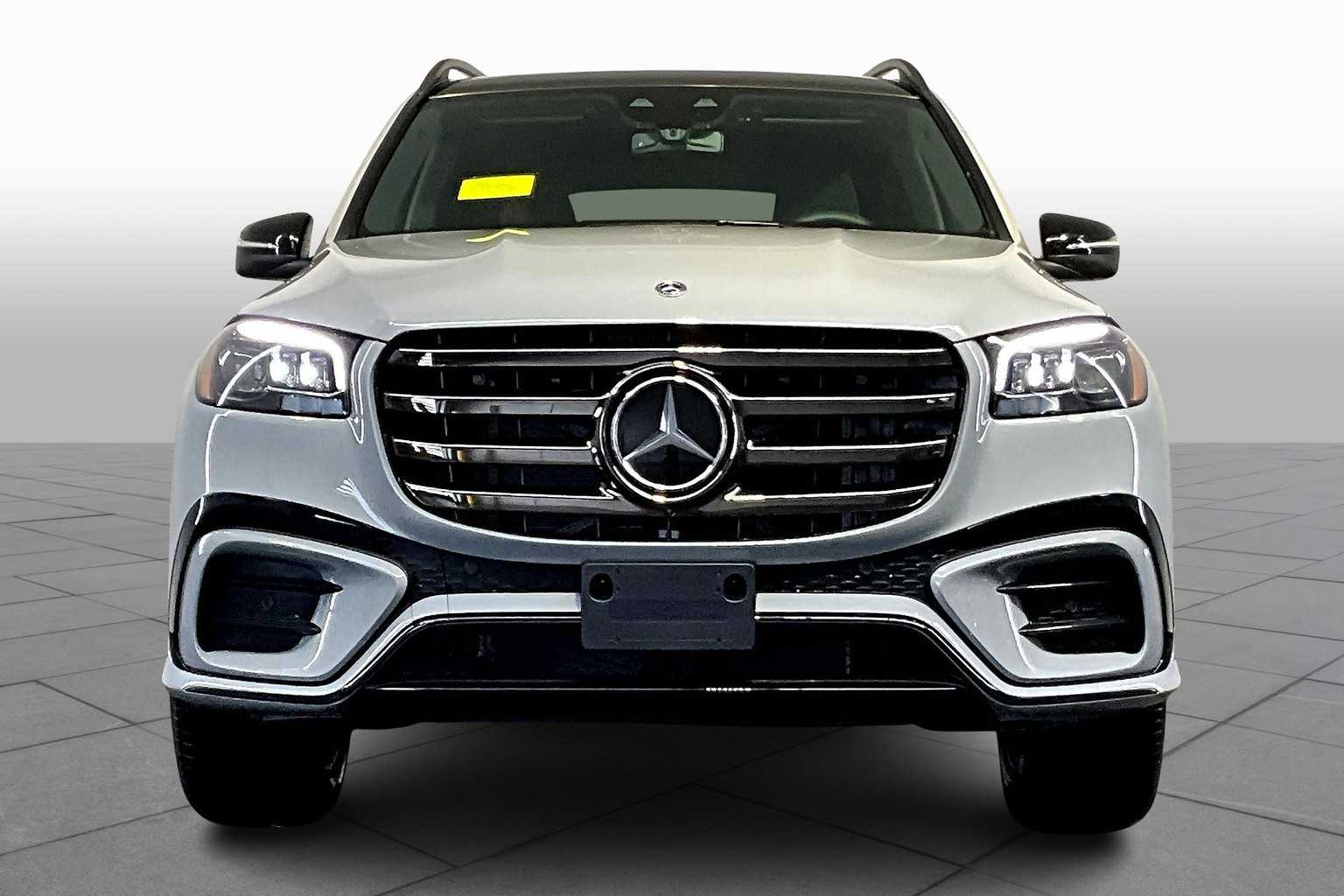 2025 Mercedes Benz GLS 580 4MATIC photo 2