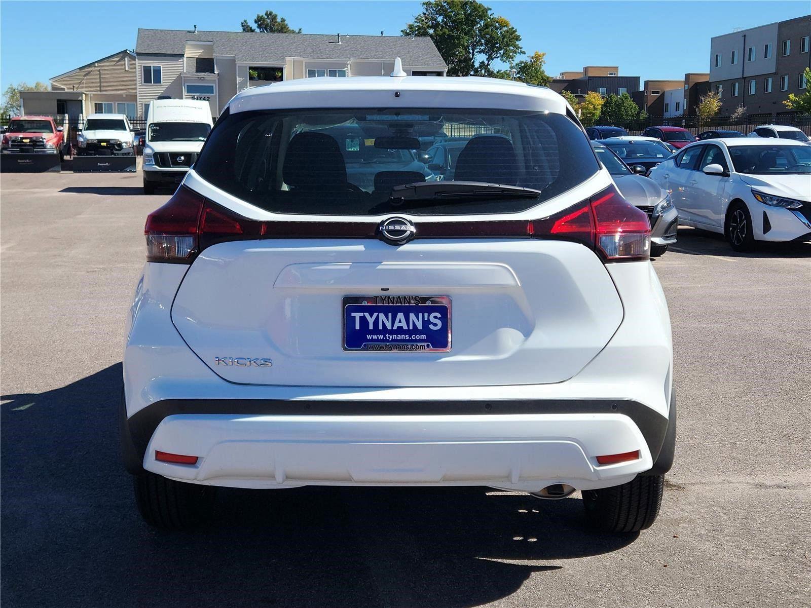 2025 Nissan Kicks Play S photo 4