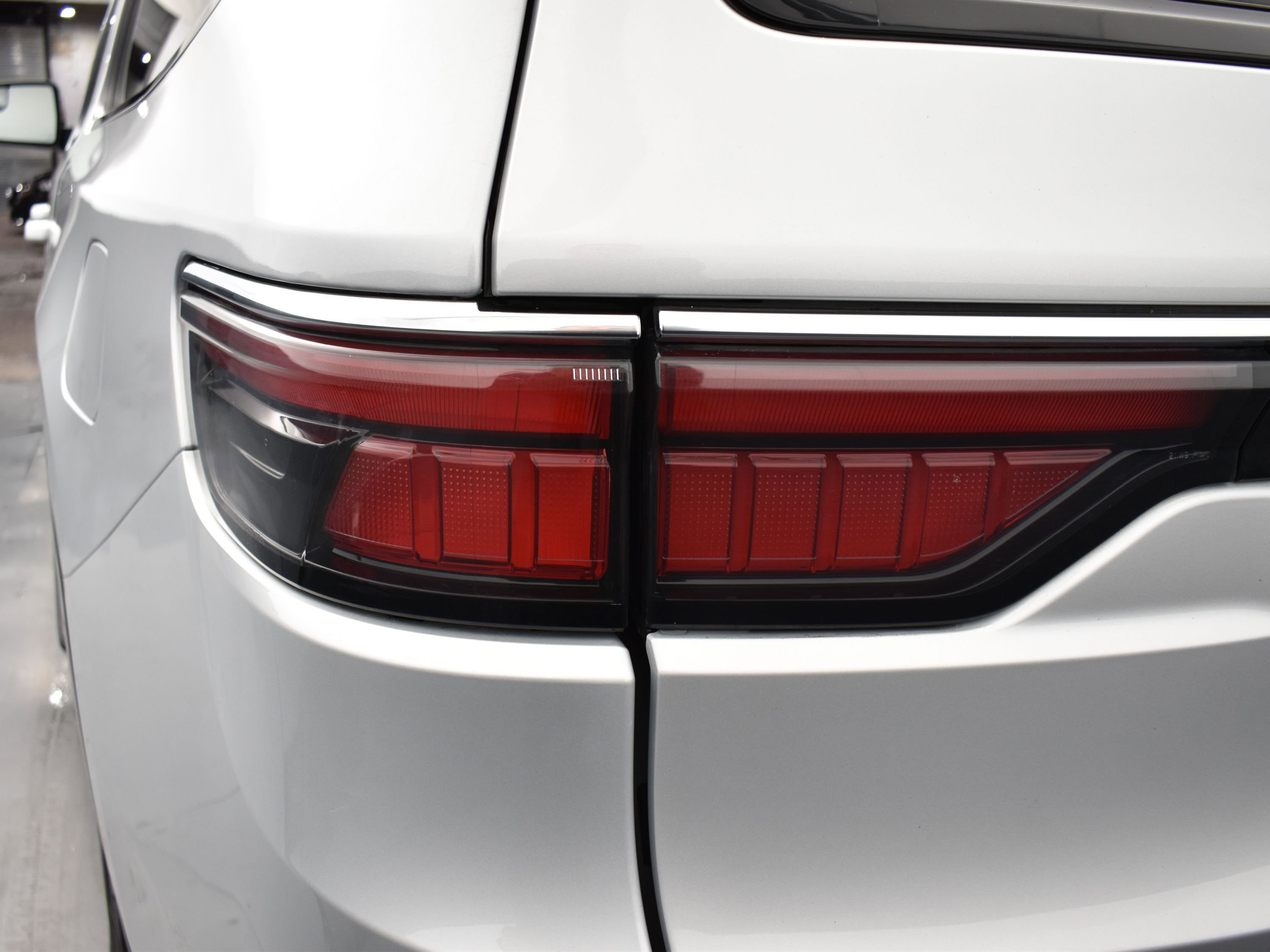 2024 Jeep Wagoneer L Base photo 6