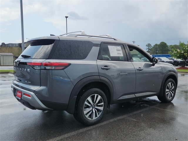 2025 Nissan Pathfinder SL photo 3