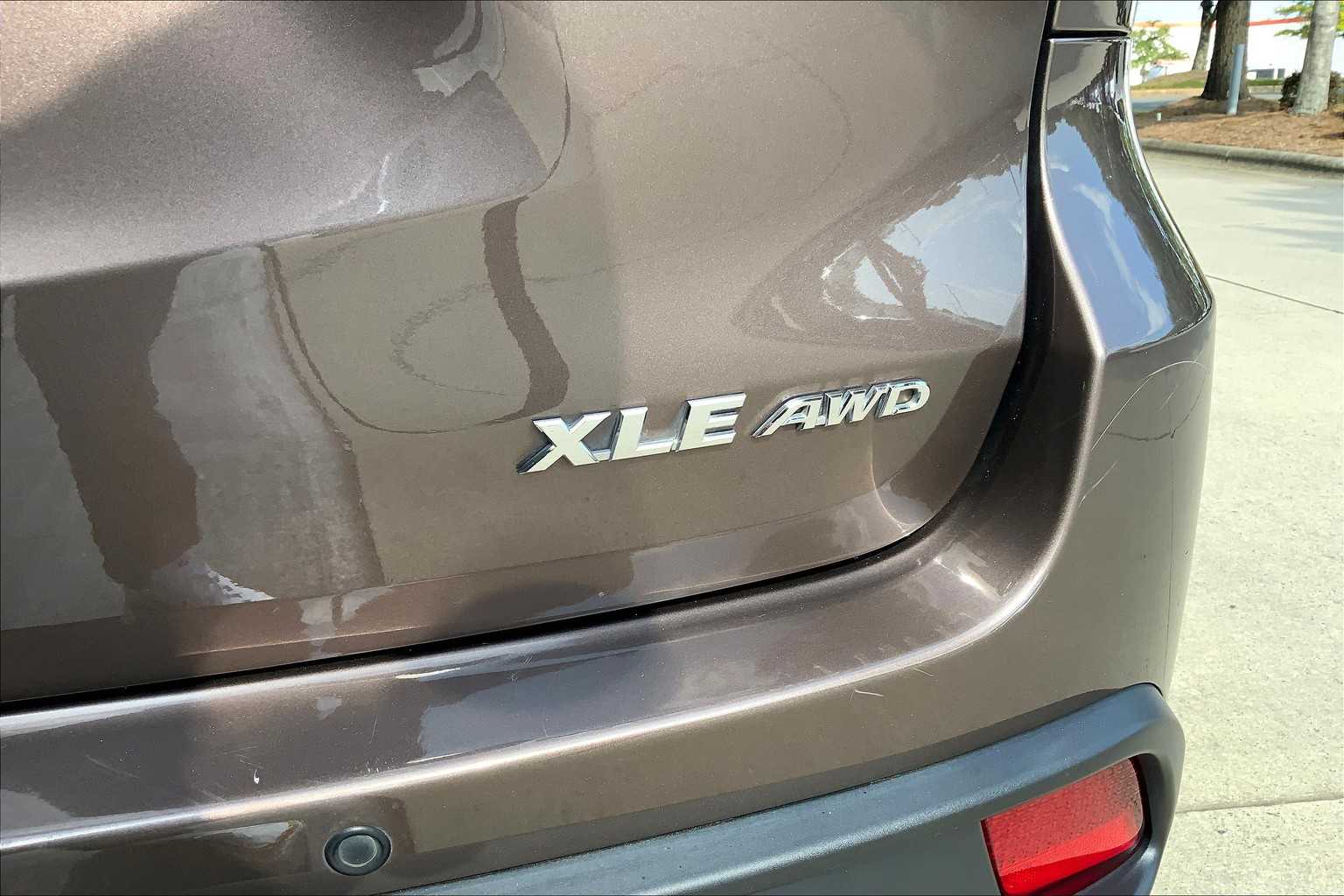 2017 Toyota Highlander XLE photo 9