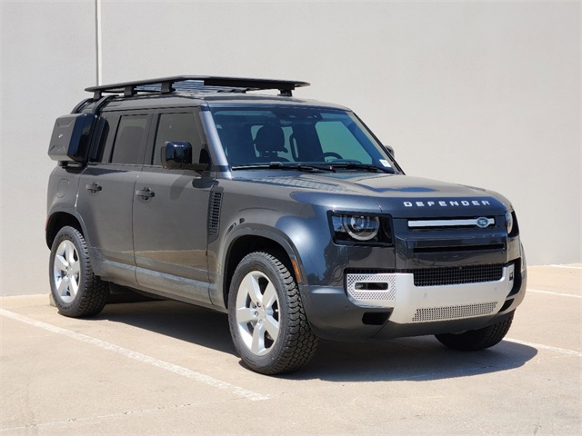 2024 Land Rover Defender 110 S photo 3