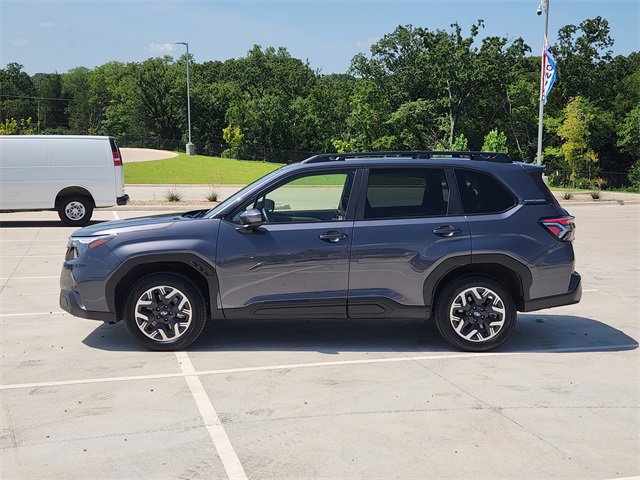 2025 Subaru Forester Premium photo 3