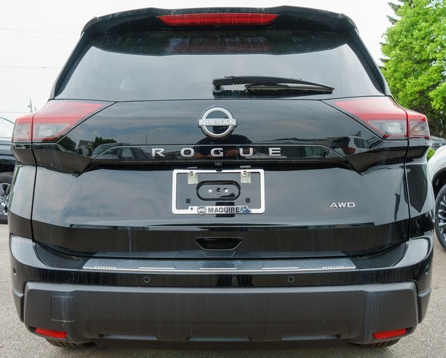 2025 Nissan Rogue SV photo 2