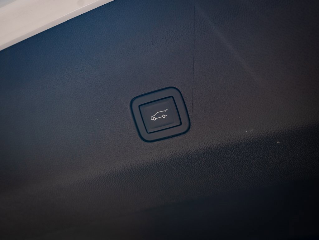 2024 Gmc Yukon Denali photo 16