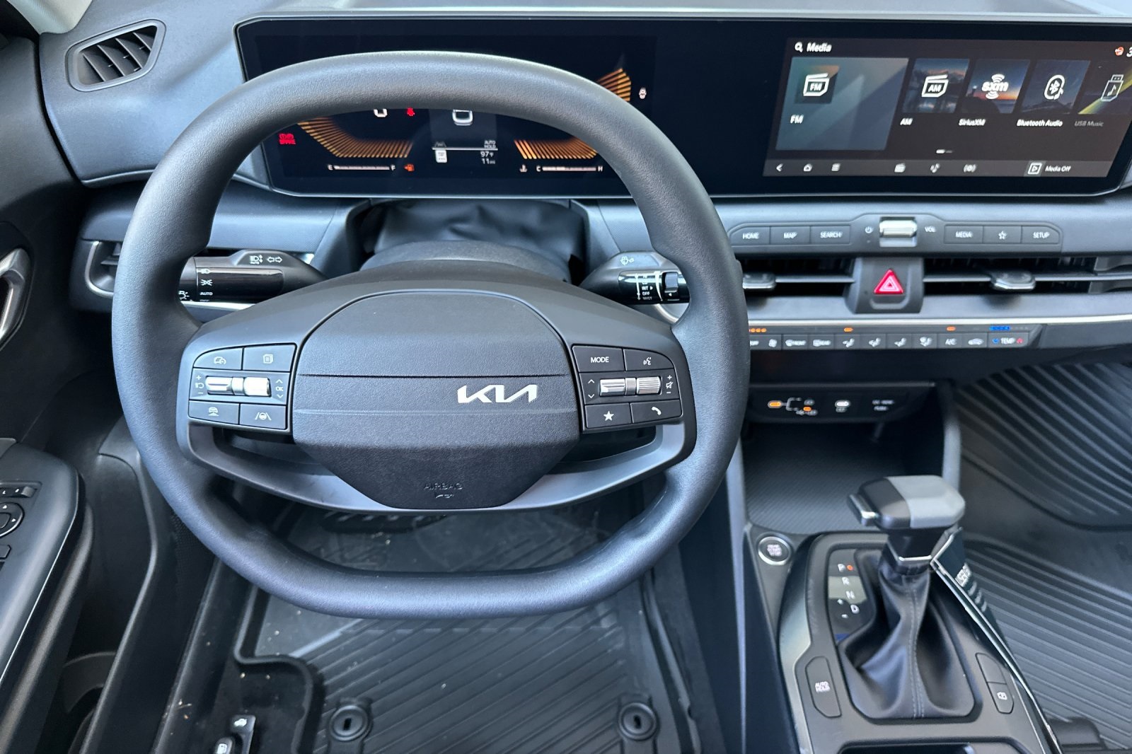 2025 Kia K4 LXS photo 10