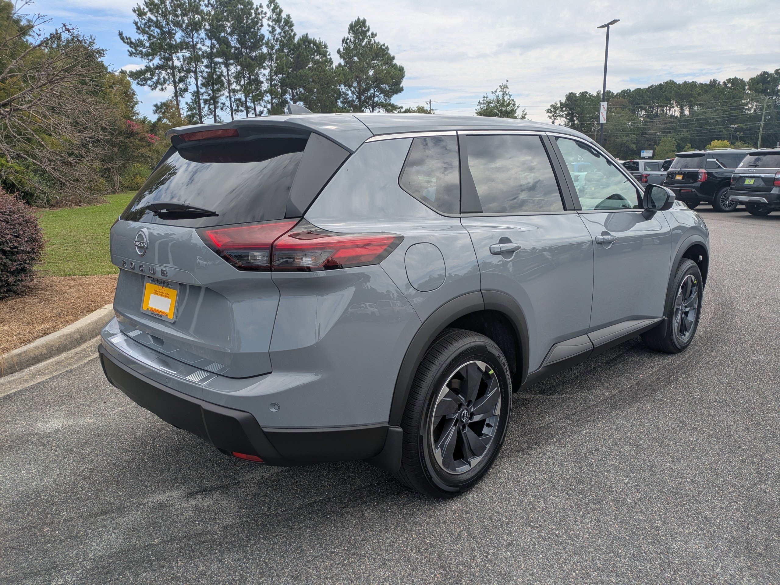2026 Nissan Rogue SV photo 3