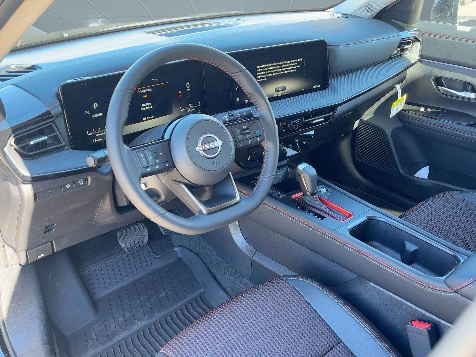 2026 Nissan Kicks SR photo 3