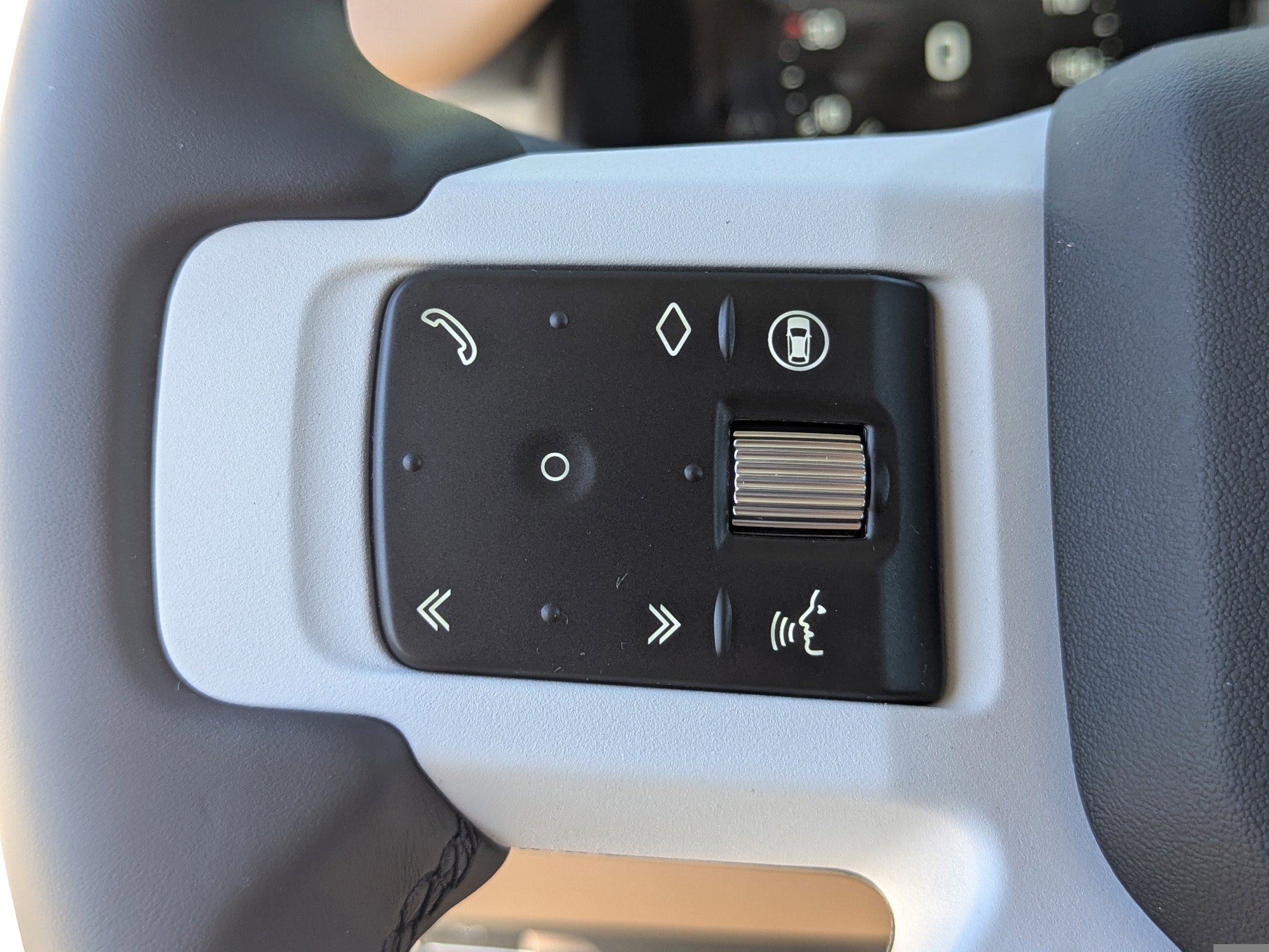 2026 Land Rover Defender 110 S photo 25