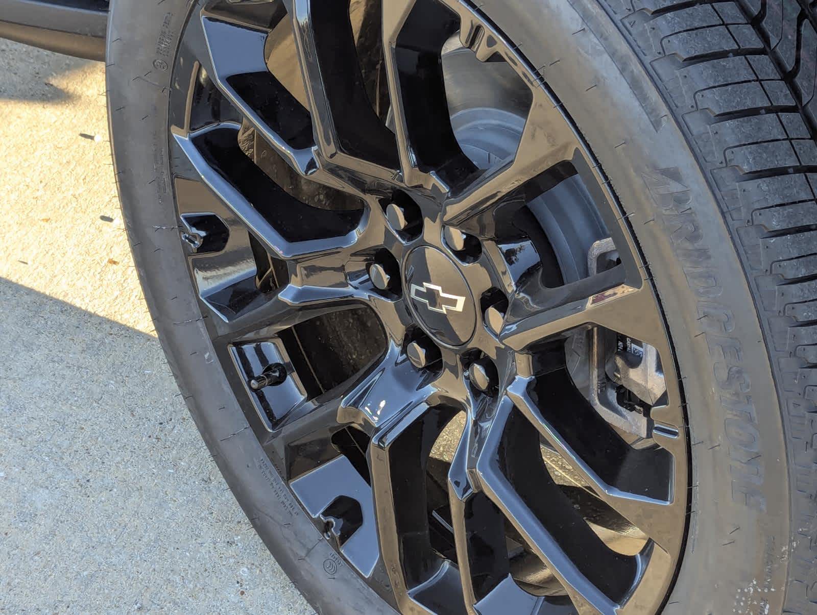 2025 Chevrolet Tahoe LS photo 7