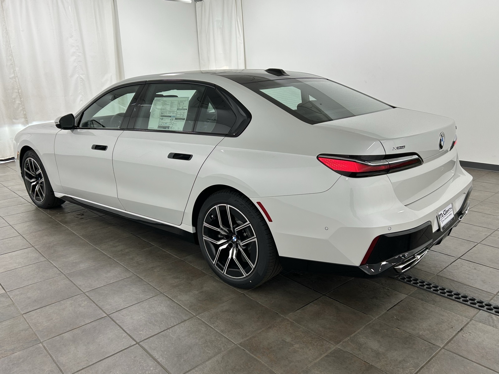 New 2025 White BMW 760i xDrive image 3