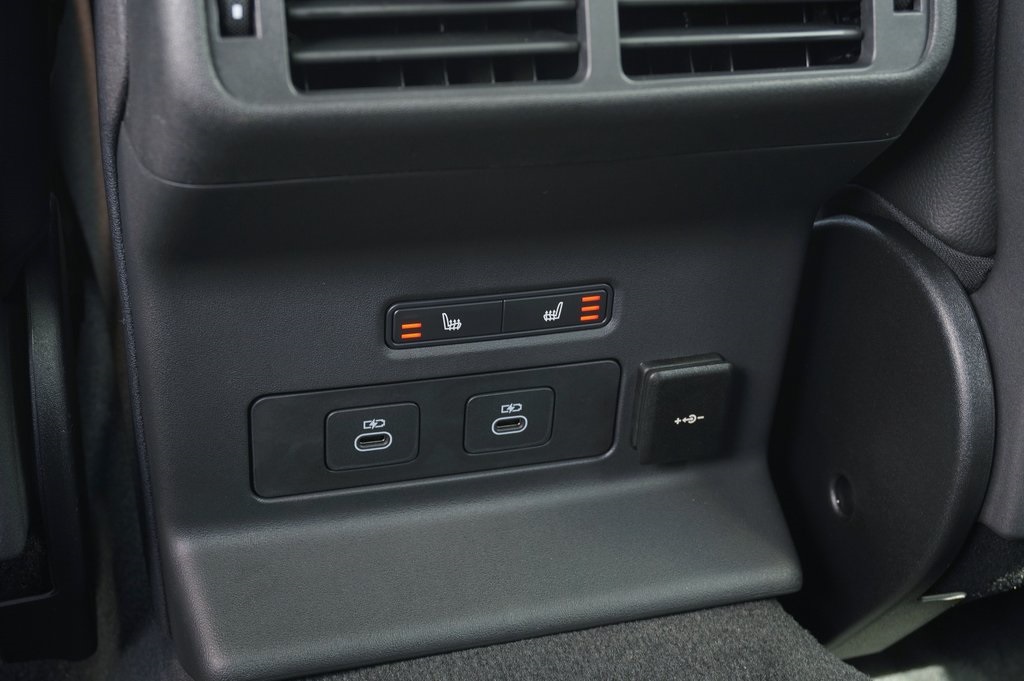 2026 LAND ROVER RANGE ROVER VELAR - Image 28