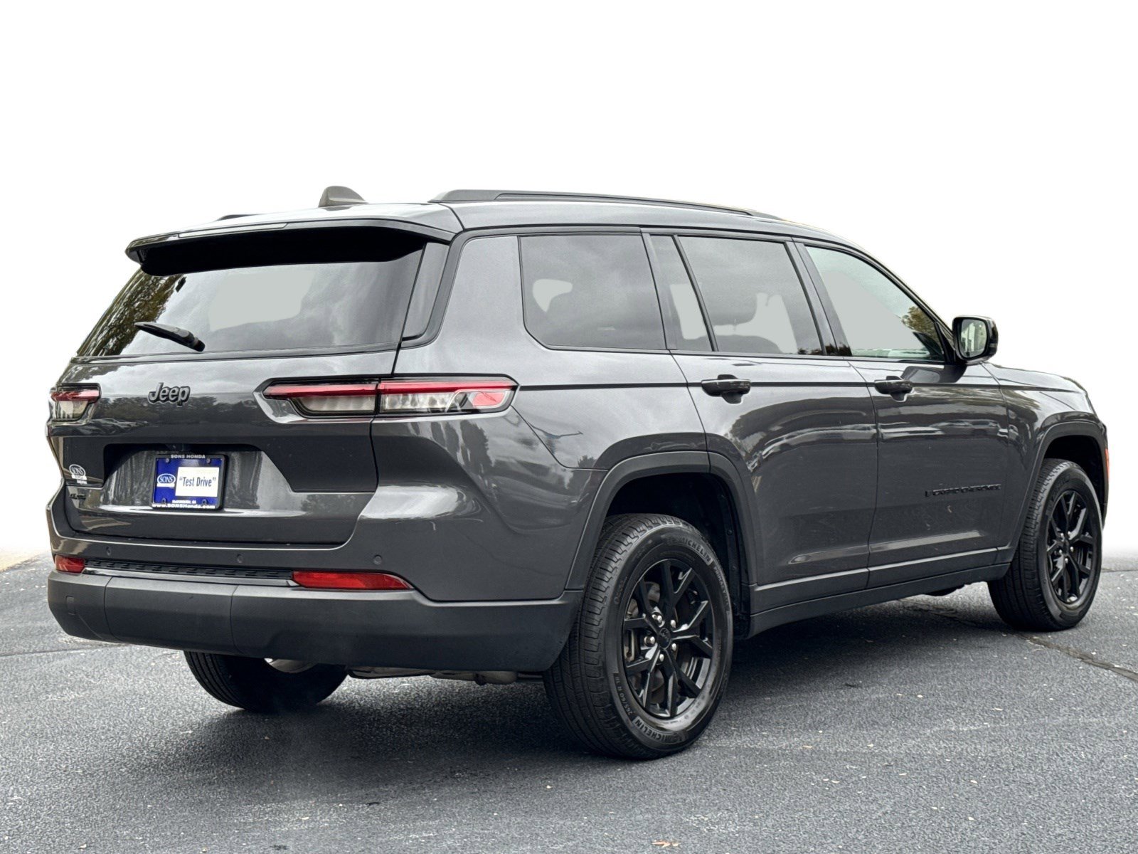 2024 Jeep Grand Cherokee Altitude photo 3