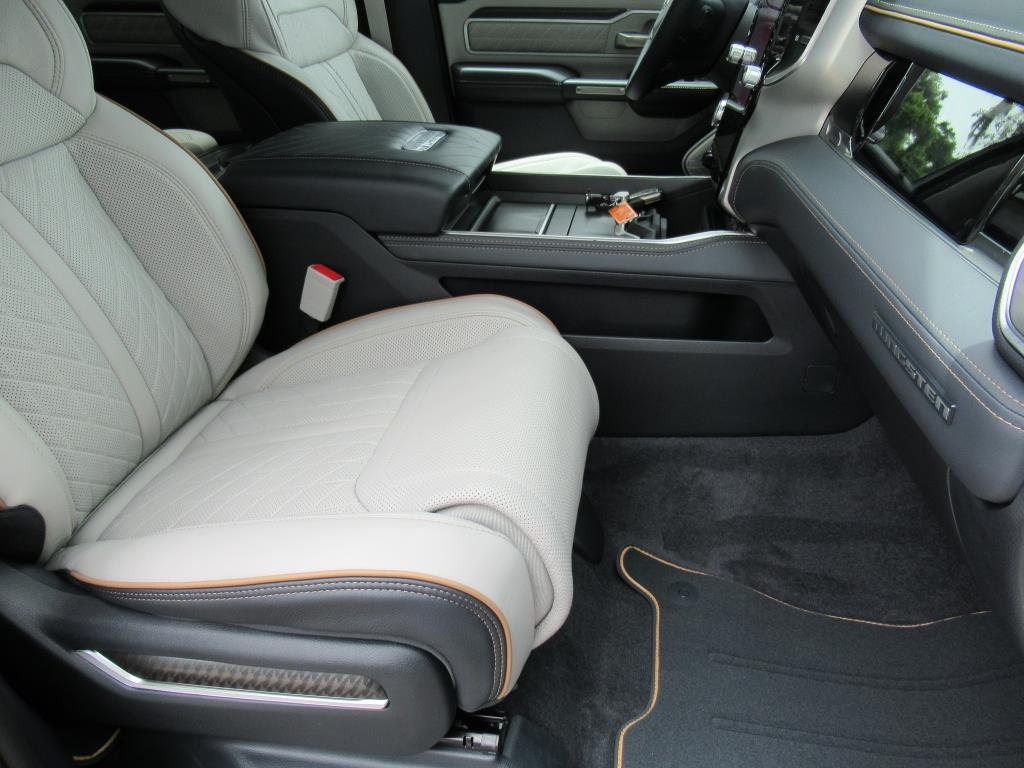 2025 Ram 1500 photo 10