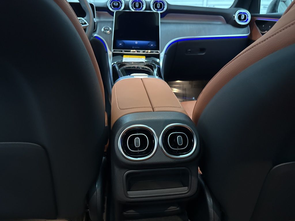 2026 Mercedes Benz GLC 300 photo 20