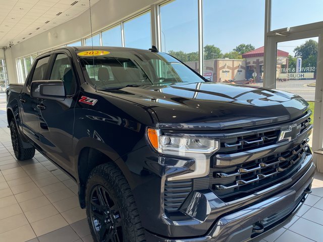2023 Chevrolet Silverado 1500 RST photo 2