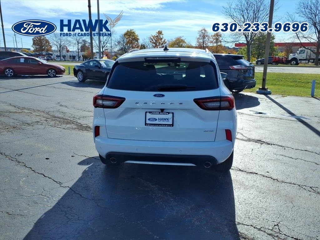 2023 Ford Escape ST-Line photo 4
