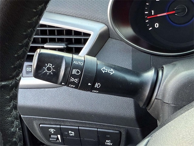 2012 Hyundai Veloster Base photo 22