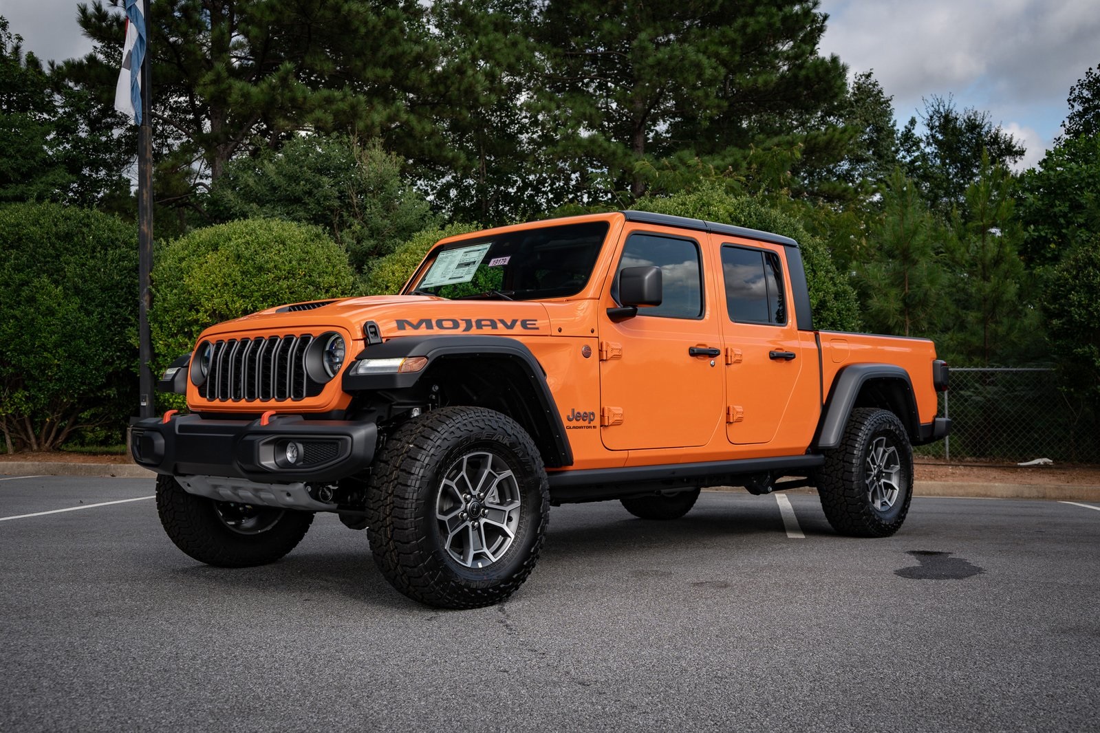 2025 Jeep Gladiator Mojave photo 3