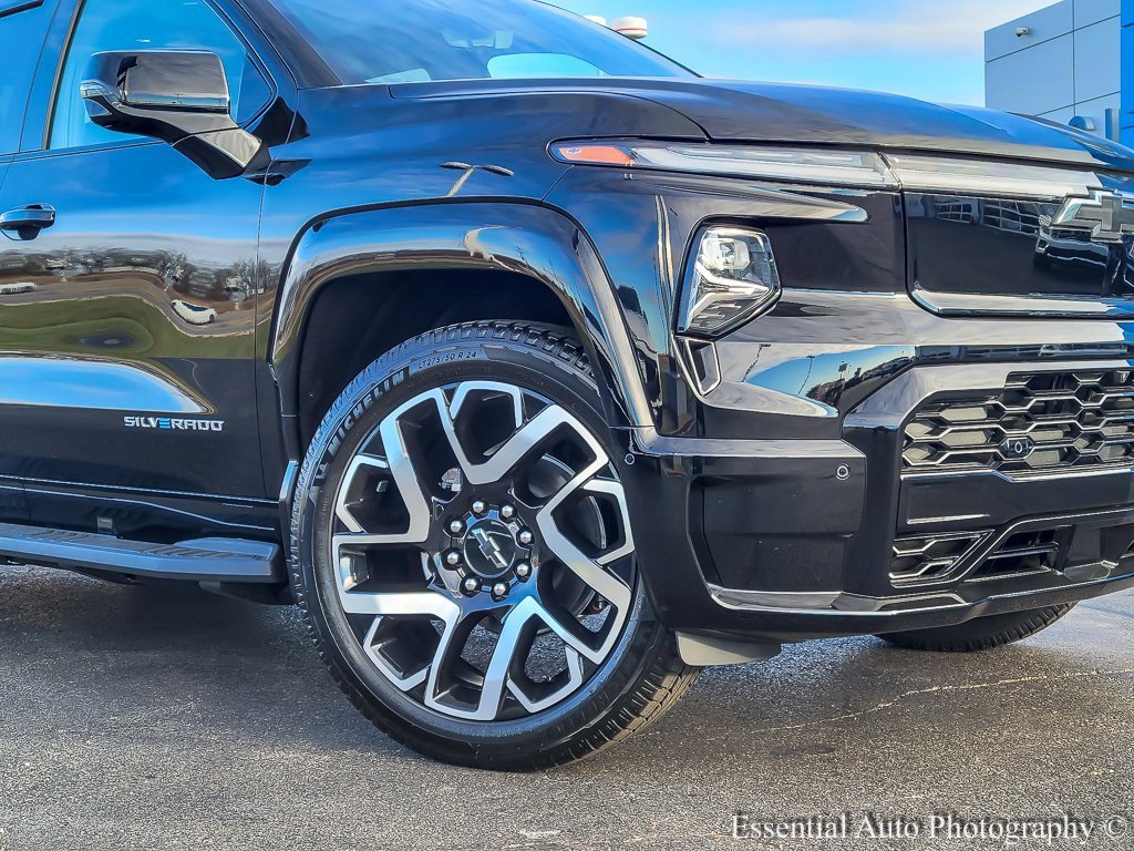 2024 Chevrolet Silverado EV RST photo 3