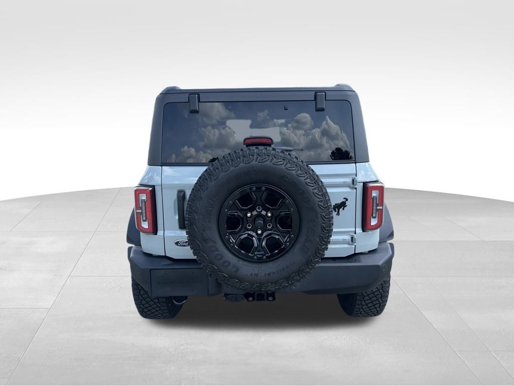 2024 Ford Bronco Wildtrak photo 2